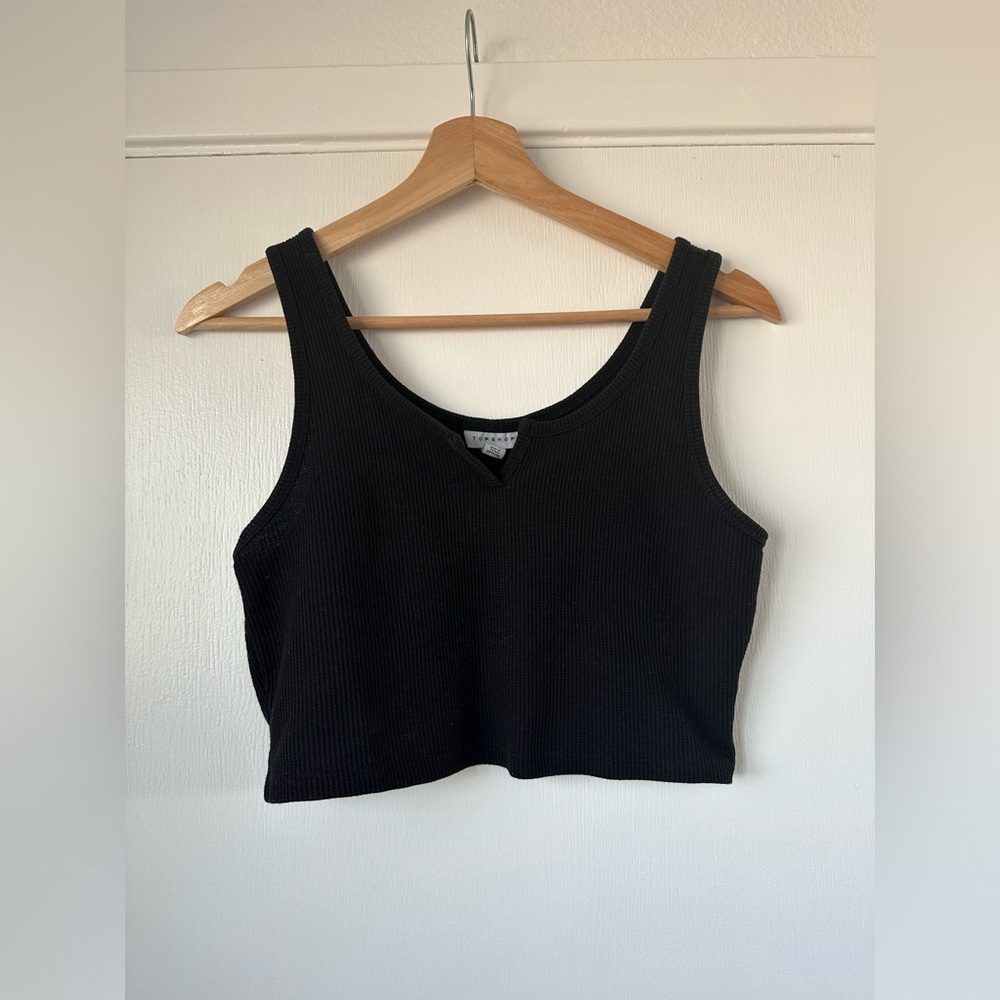 Top Shop Women’s Black Waffle Knit Crop Too V Neck with Neck Slit Size 8 US